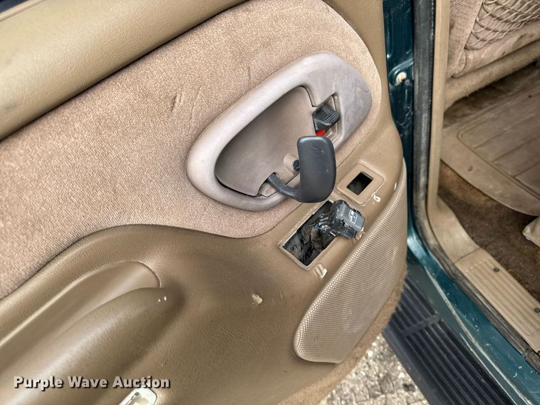 image for item DT0534 1995 GMC Yukon SLE SUV