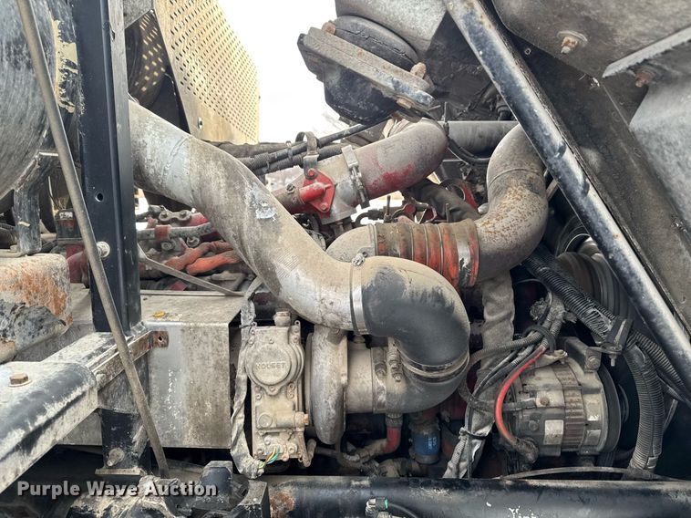 image for item DT0553 2009 Peterbilt 320 refuse truck