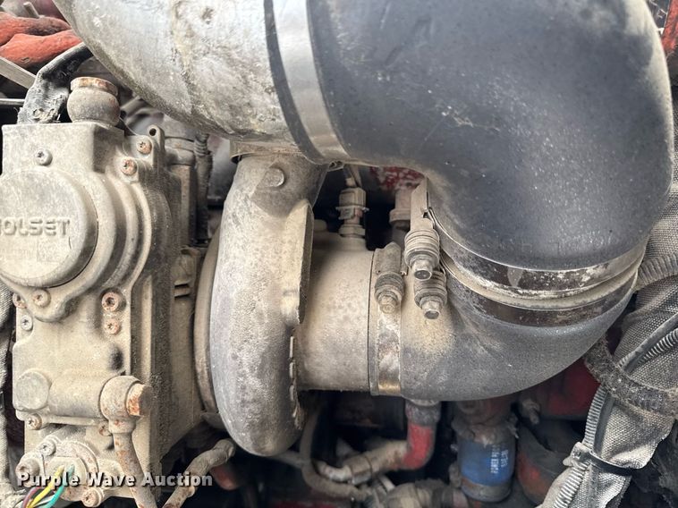 image for item DT0553 2009 Peterbilt 320 refuse truck