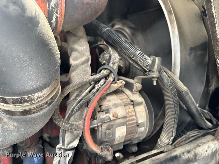 image for item DT0553 2009 Peterbilt 320 refuse truck