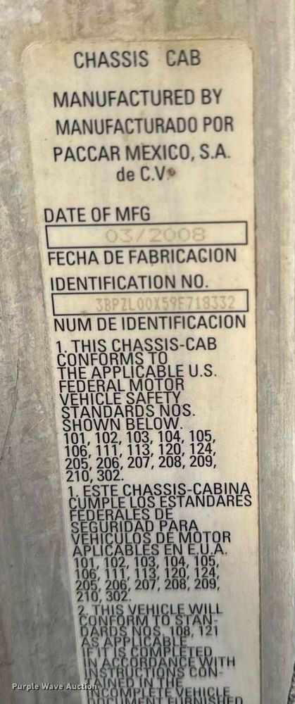 image for item DT0553 2009 Peterbilt 320 refuse truck