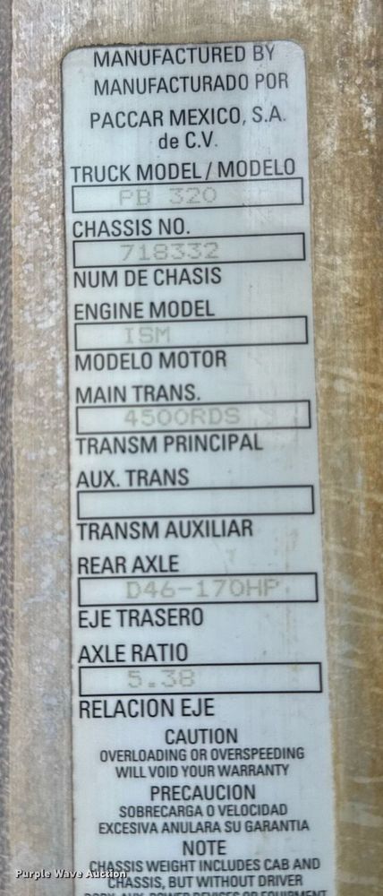 image for item DT0553 2009 Peterbilt 320 refuse truck