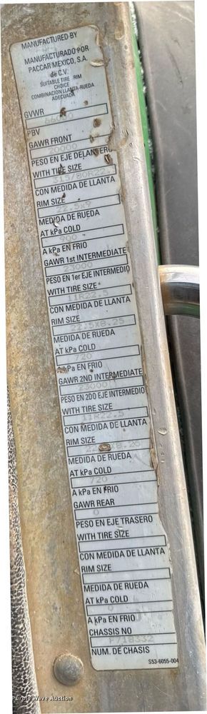 image for item DT0553 2009 Peterbilt 320 refuse truck