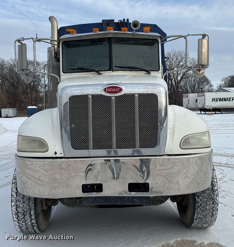 image for item DT0554 2012 Pererbilt 348 refuse truck