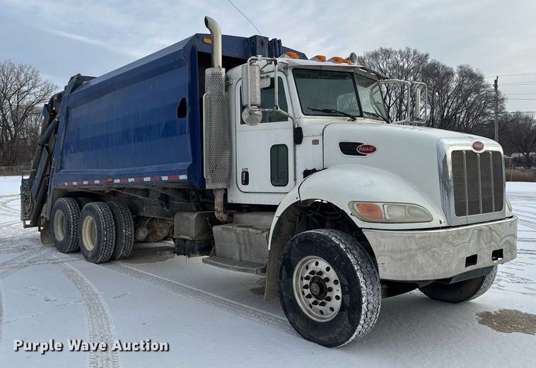 image for item DT0554 2012 Pererbilt 348 refuse truck