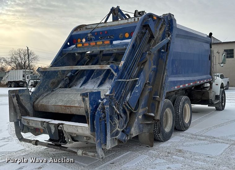 image for item DT0554 2012 Pererbilt 348 refuse truck