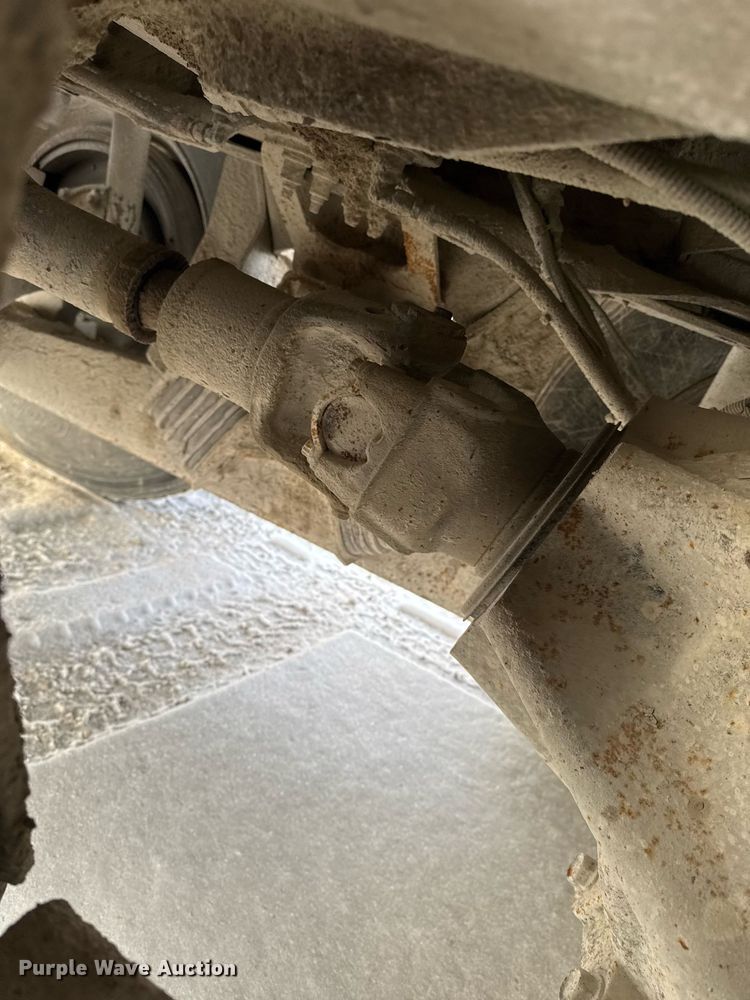 image for item DT0554 2012 Pererbilt 348 refuse truck