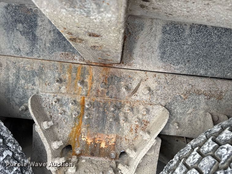 image for item DT0554 2012 Pererbilt 348 refuse truck