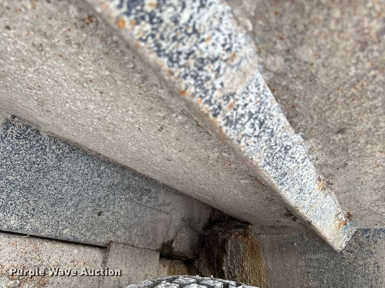 image for item DT0554 2012 Pererbilt 348 refuse truck