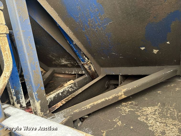 image for item DT0554 2012 Pererbilt 348 refuse truck