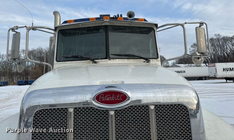 image for item DT0554 2012 Pererbilt 348 refuse truck