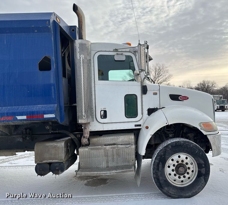 image for item DT0554 2012 Pererbilt 348 refuse truck