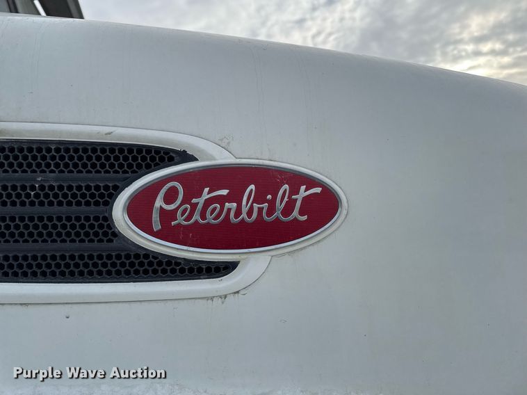 image for item DT0554 2012 Pererbilt 348 refuse truck