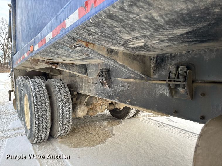 image for item DT0554 2012 Pererbilt 348 refuse truck