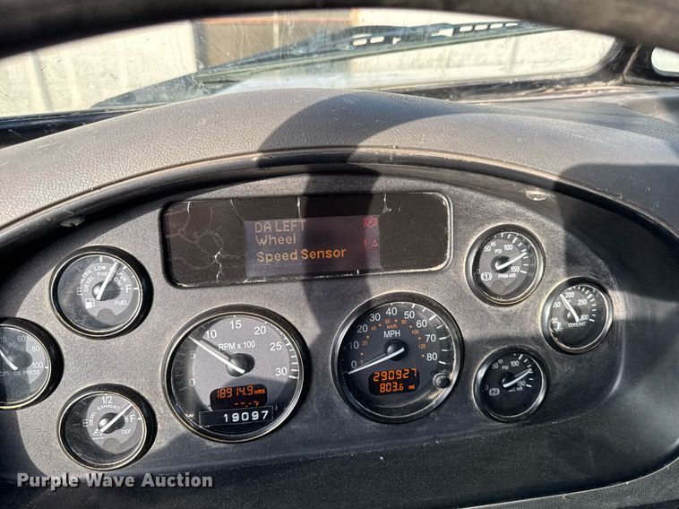 image for item DT0554 2012 Pererbilt 348 refuse truck