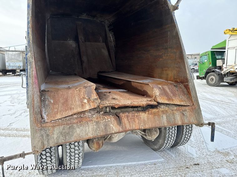 image for item DT0554 2012 Pererbilt 348 refuse truck