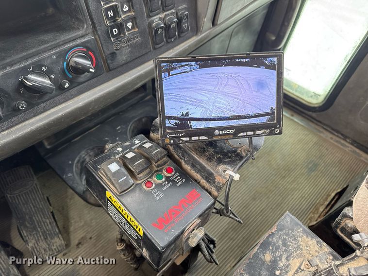 image for item DT0554 2012 Pererbilt 348 refuse truck