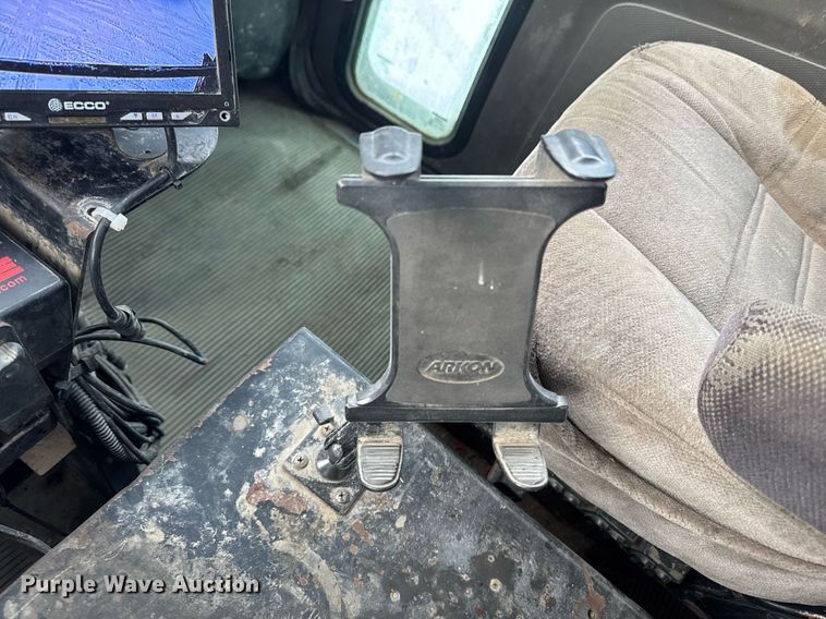 image for item DT0554 2012 Pererbilt 348 refuse truck