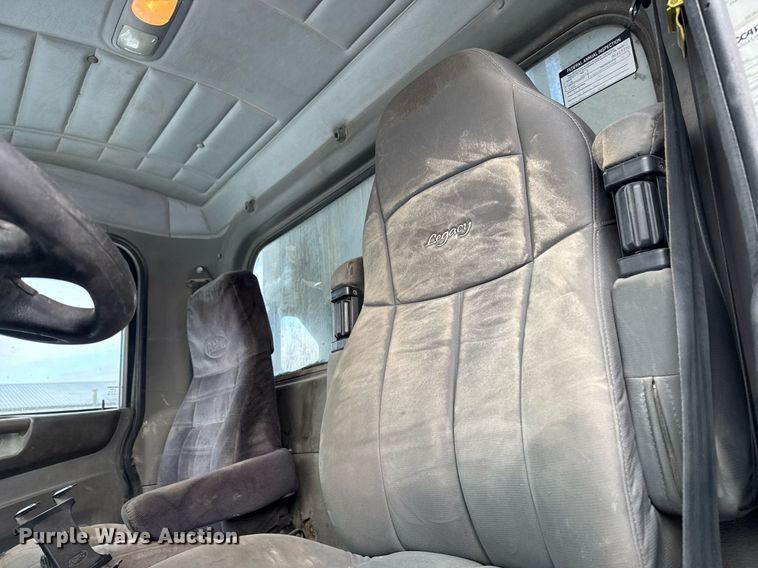 image for item DT0554 2012 Pererbilt 348 refuse truck