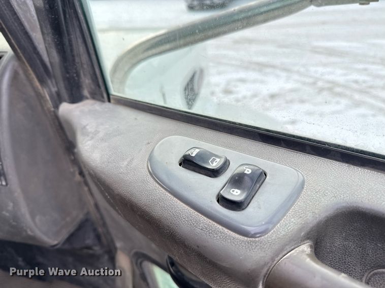 image for item DT0554 2012 Pererbilt 348 refuse truck