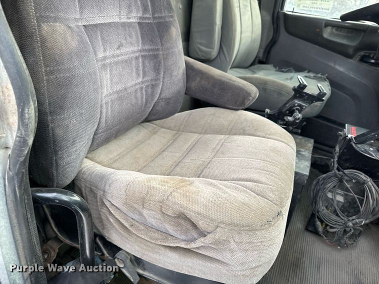 image for item DT0554 2012 Pererbilt 348 refuse truck