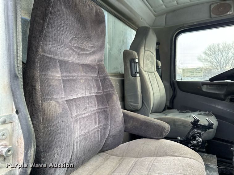 image for item DT0554 2012 Pererbilt 348 refuse truck