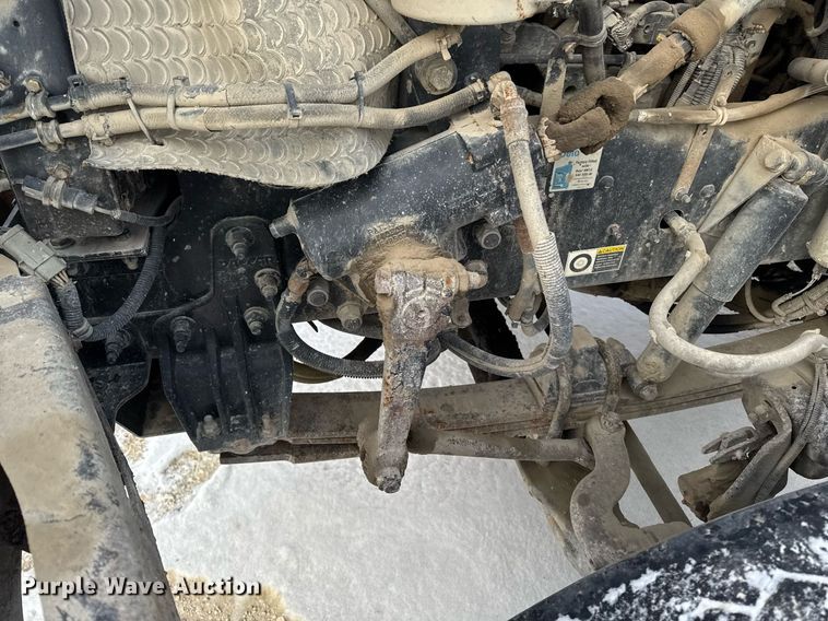 image for item DT0554 2012 Pererbilt 348 refuse truck