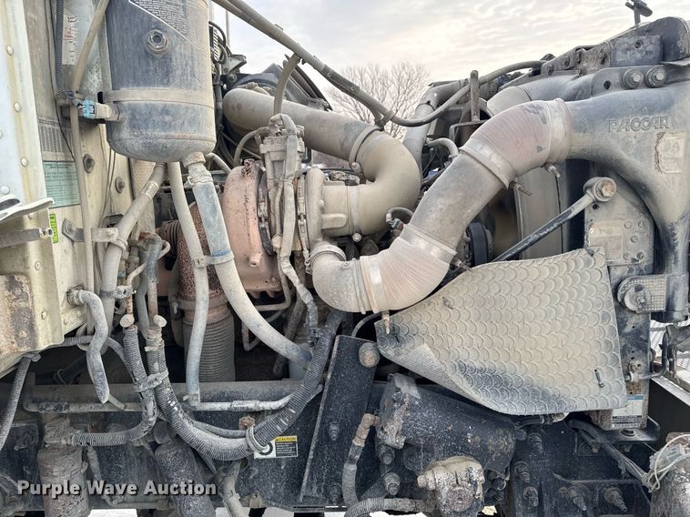 image for item DT0554 2012 Pererbilt 348 refuse truck