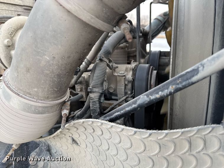 image for item DT0554 2012 Pererbilt 348 refuse truck