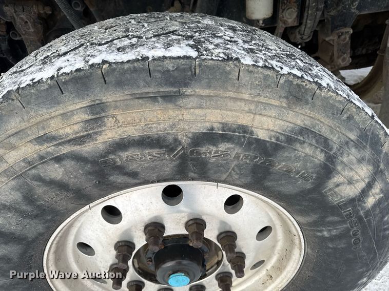 image for item DT0554 2012 Pererbilt 348 refuse truck