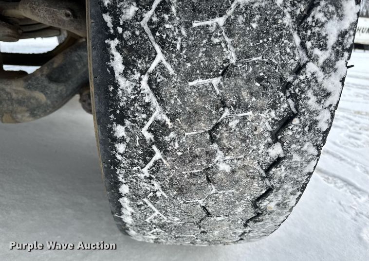 image for item DT0554 2012 Pererbilt 348 refuse truck