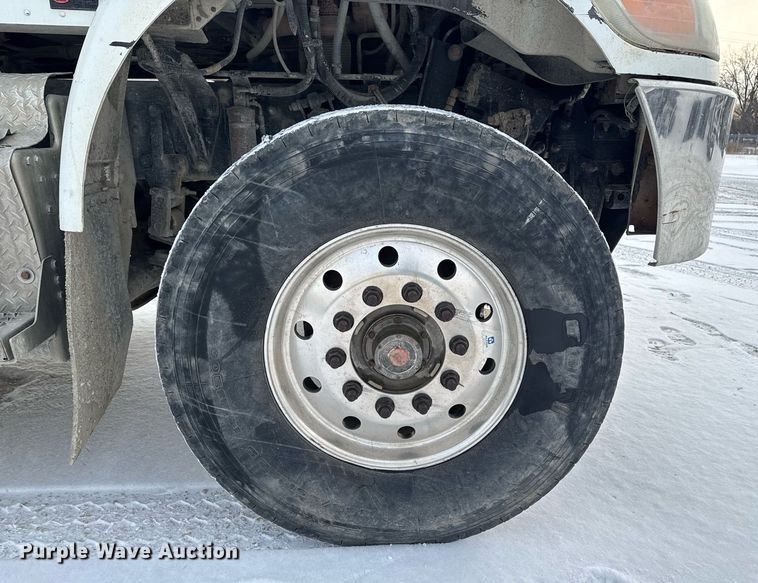 image for item DT0554 2012 Pererbilt 348 refuse truck