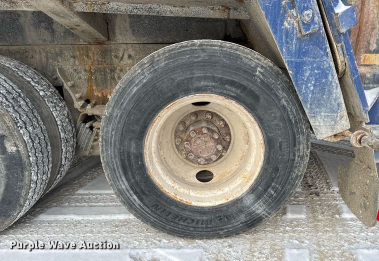 image for item DT0554 2012 Pererbilt 348 refuse truck