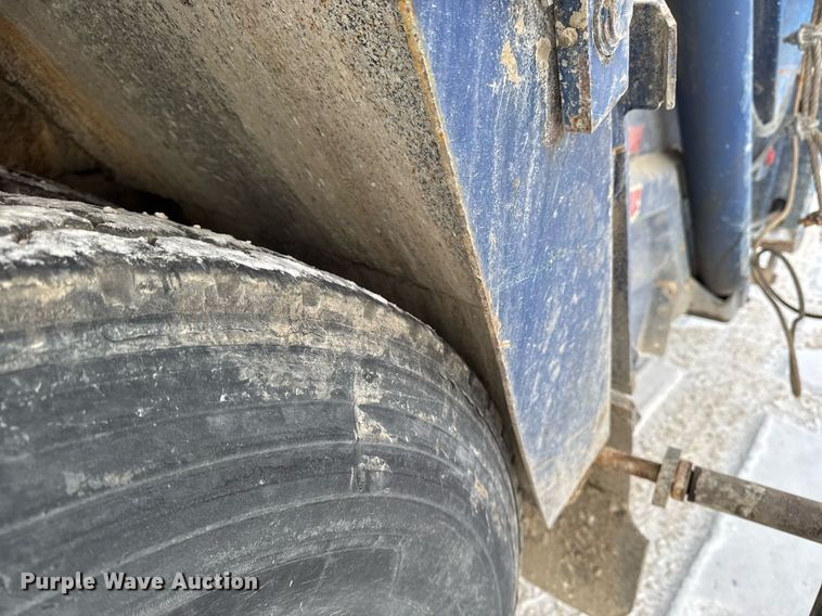 image for item DT0554 2012 Pererbilt 348 refuse truck