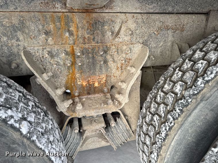 image for item DT0554 2012 Pererbilt 348 refuse truck