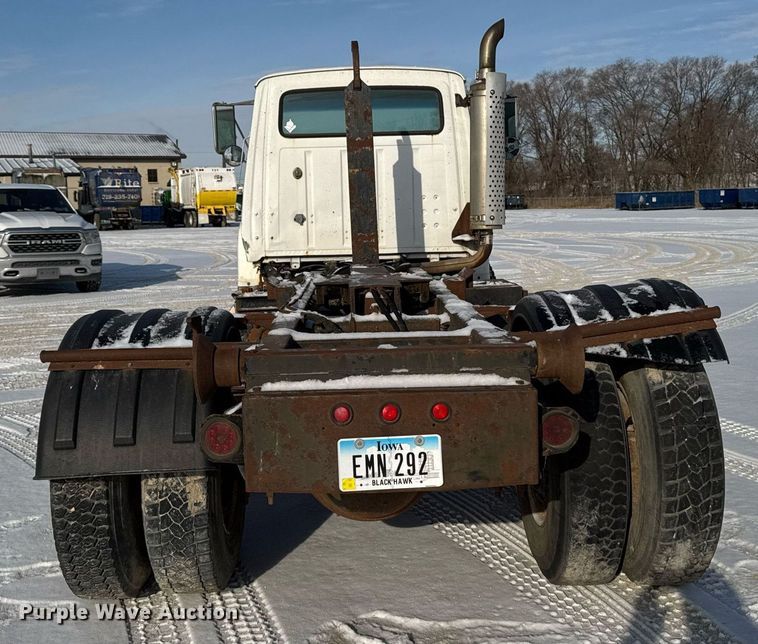 image for item DT0555 1990 Ford L9000 hook lift truck