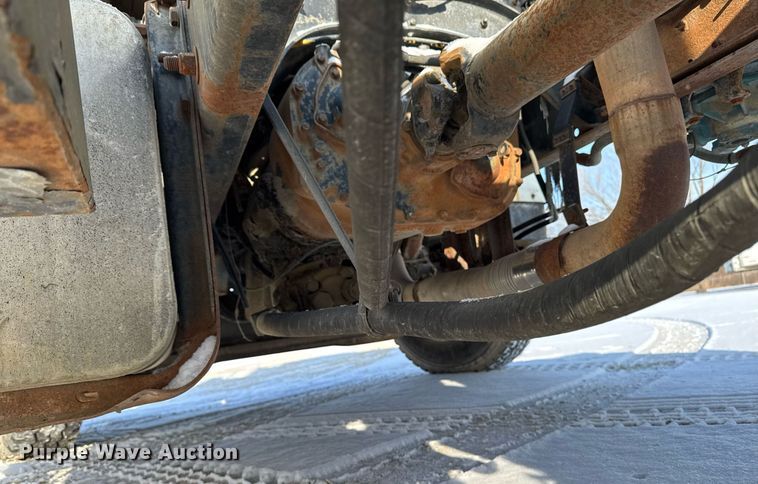 image for item DT0555 1990 Ford L9000 hook lift truck