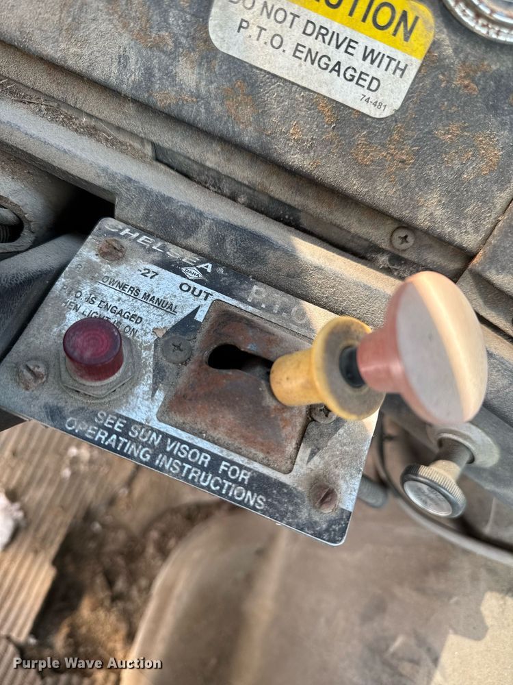 image for item DT0555 1990 Ford L9000 hook lift truck