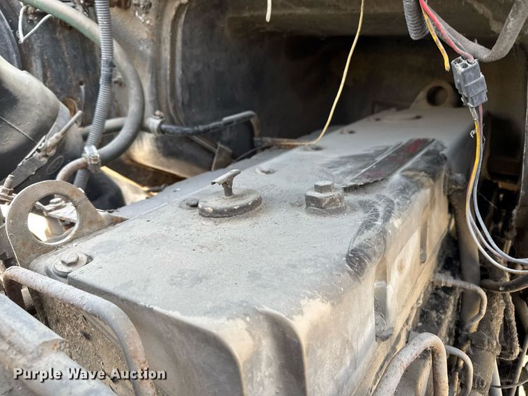 image for item DT0555 1990 Ford L9000 hook lift truck