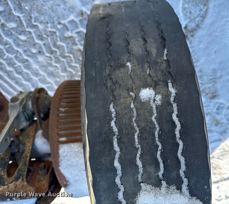 image for item DT0555 1990 Ford L9000 hook lift truck