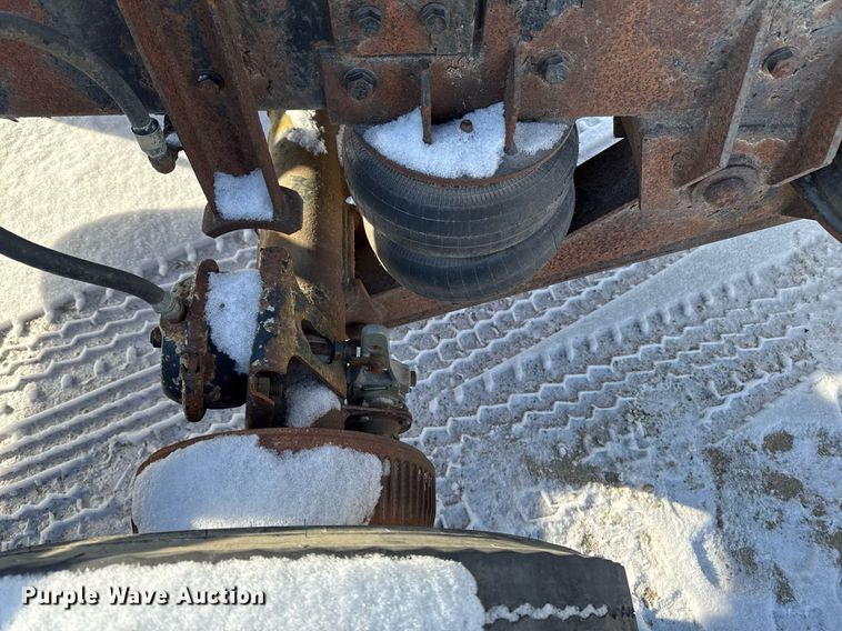 image for item DT0555 1990 Ford L9000 hook lift truck