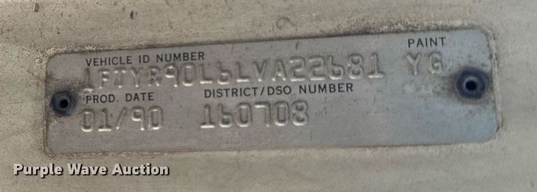 image for item DT0555 1990 Ford L9000 hook lift truck