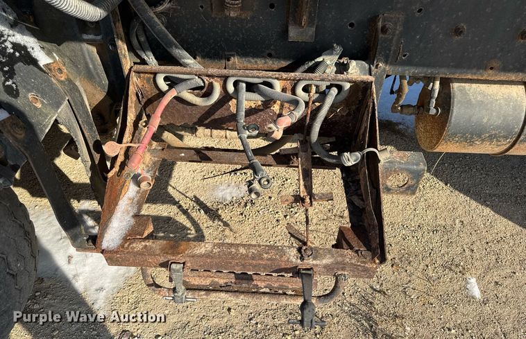 image for item DT0556 1995 Mack LE613 refuse truck