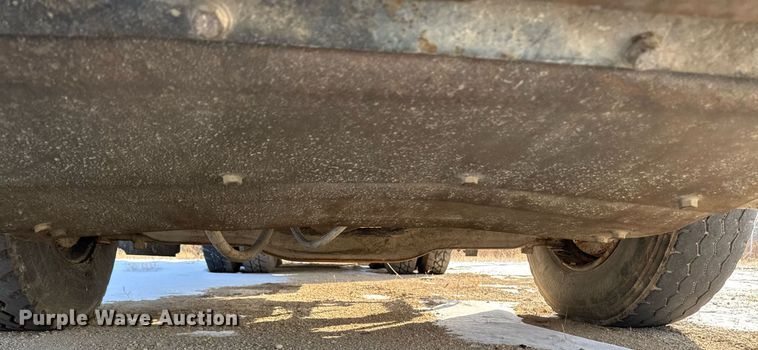 image for item DT0556 1995 Mack LE613 refuse truck