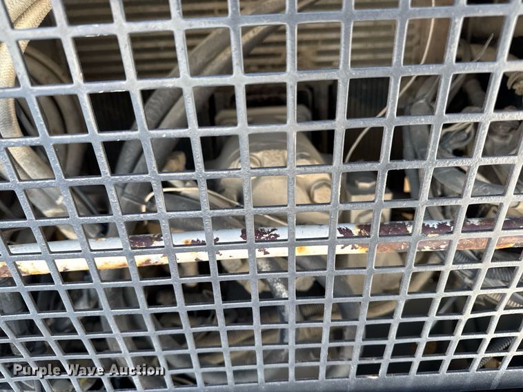 image for item DT0556 1995 Mack LE613 refuse truck