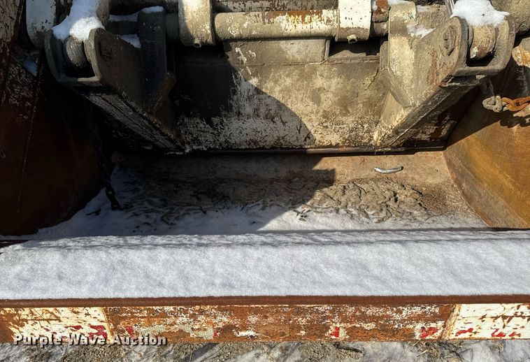 image for item DT0556 1995 Mack LE613 refuse truck