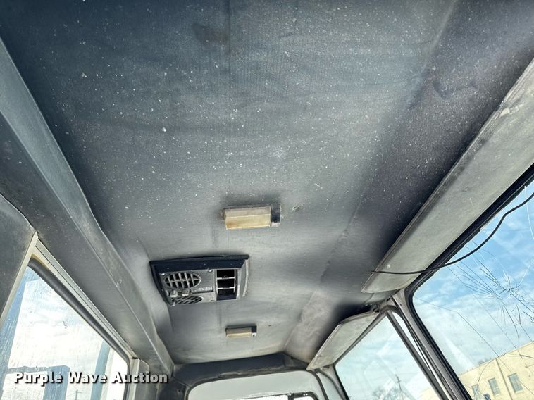 image for item DT0556 1995 Mack LE613 refuse truck