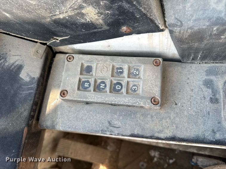 image for item DT0556 1995 Mack LE613 refuse truck