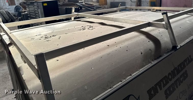 image for item DT0558 Pickup truck topper