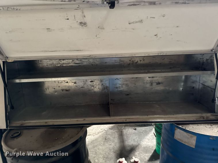 image for item DT0558 Pickup truck topper